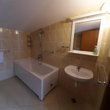 Colosseum Apartment *